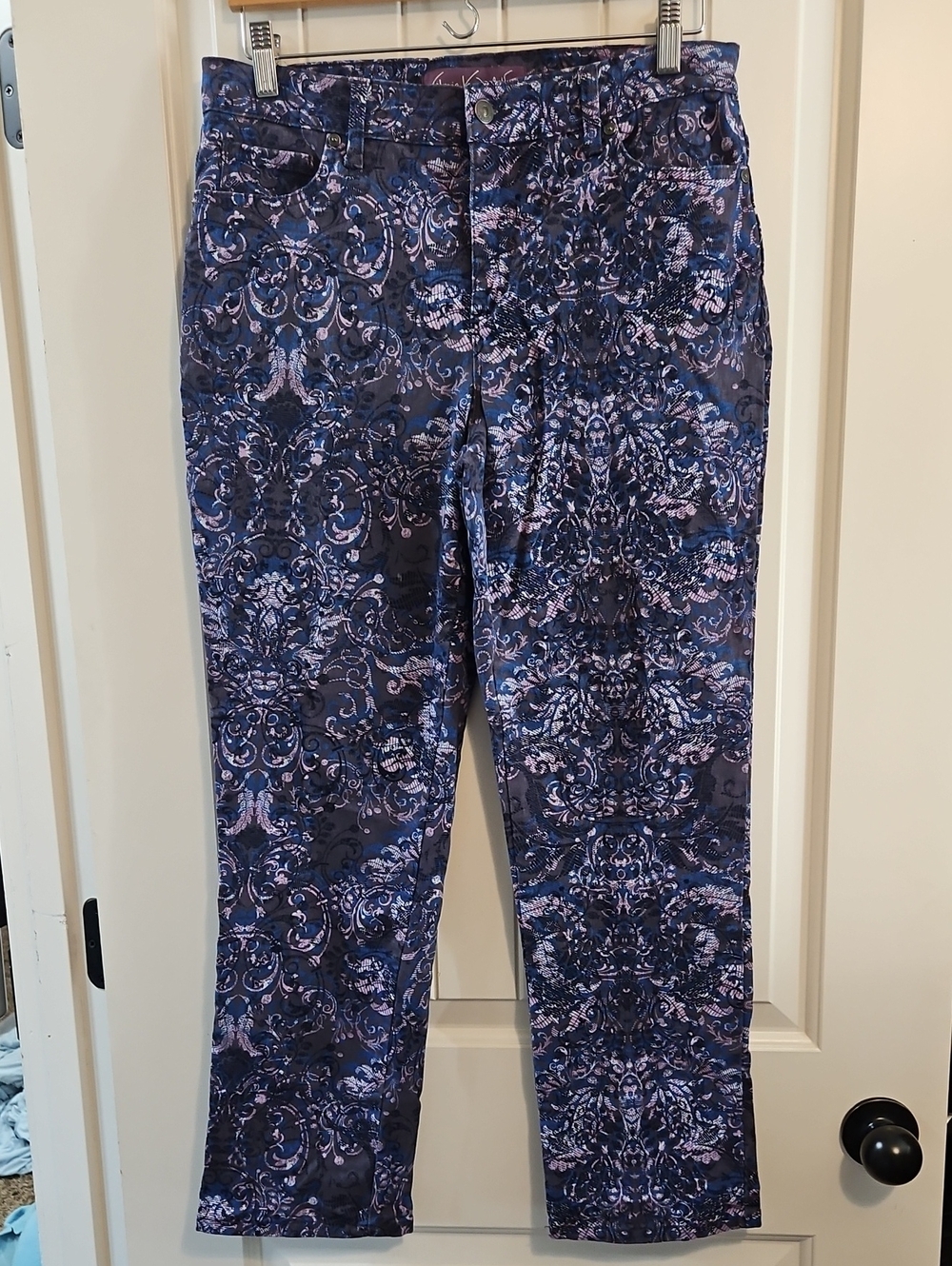 Gloria Vanderbilt Navy & Lavender Damask Straight Leg Pants